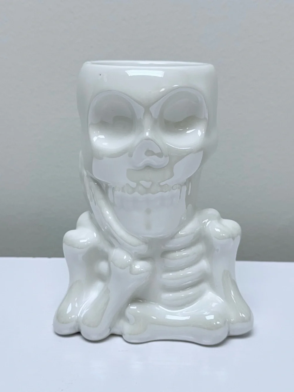 New! White Ceramic Skull / Skeleton Halloween Vase, White Iridescent